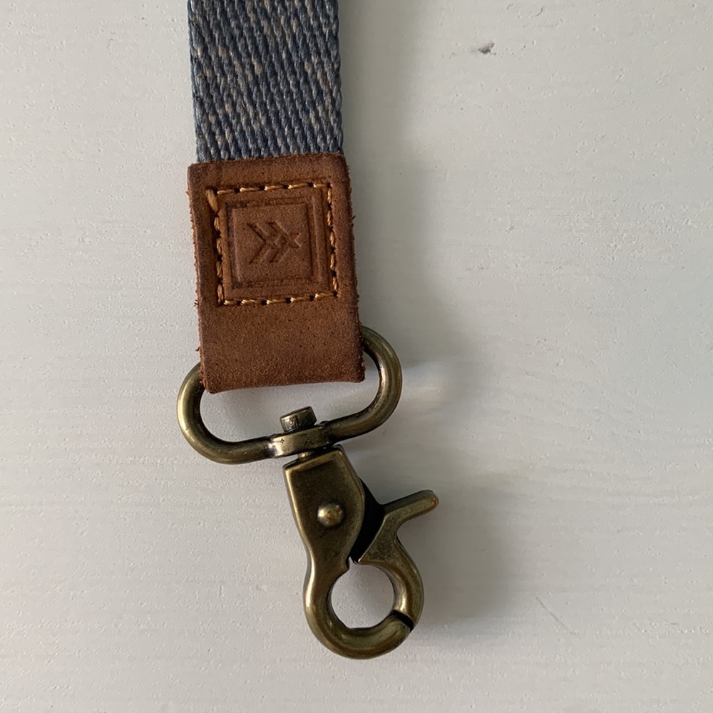 Thread Wristlet Keychain - Picture 2 of 3